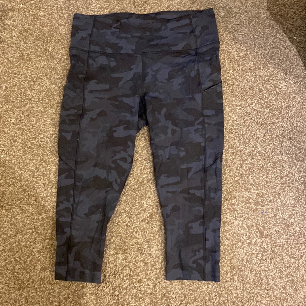 Lululemon Fast and Free, Black Camo Cropped Leggings